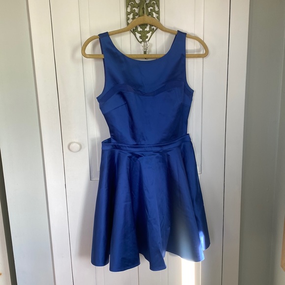 Guess by Marciano mini dress - Picture 1 of 4